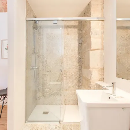 Flateli Plaça Catalunya 1-2 Appartement *